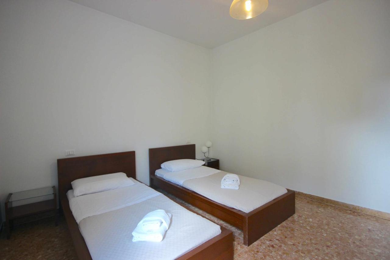 Case Vr Holiday Residenza 2 Di Picche Verona Bagian luar foto