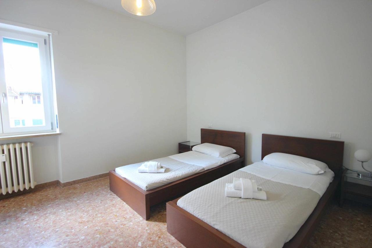 Case Vr Holiday Residenza 2 Di Picche Verona Bagian luar foto